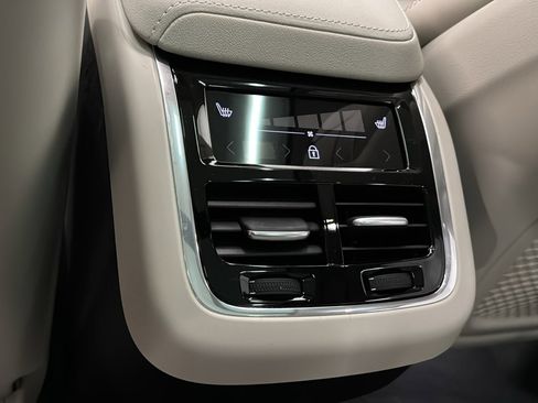 New 2026 Volvo XC60 B5 Ultra w/ Protection Package Premier AWD/4WD image 28