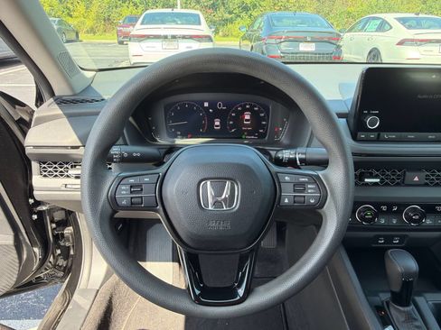 Used 2023 Honda Accord EX image 15