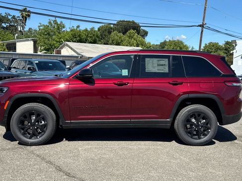 New 2026 Jeep Grand Cherokee Altitude AWD/4WD image 6