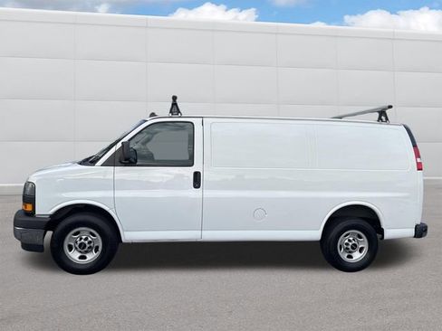 Used 2018 GMC Savana 2500 w/ Enhanced Convenience Package image 2