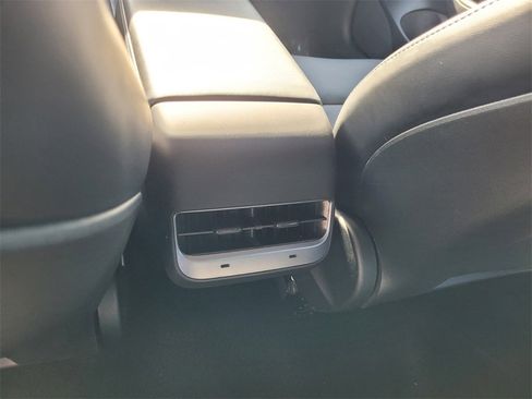 Used 2023 Tesla Model 3 Standard Range image 6