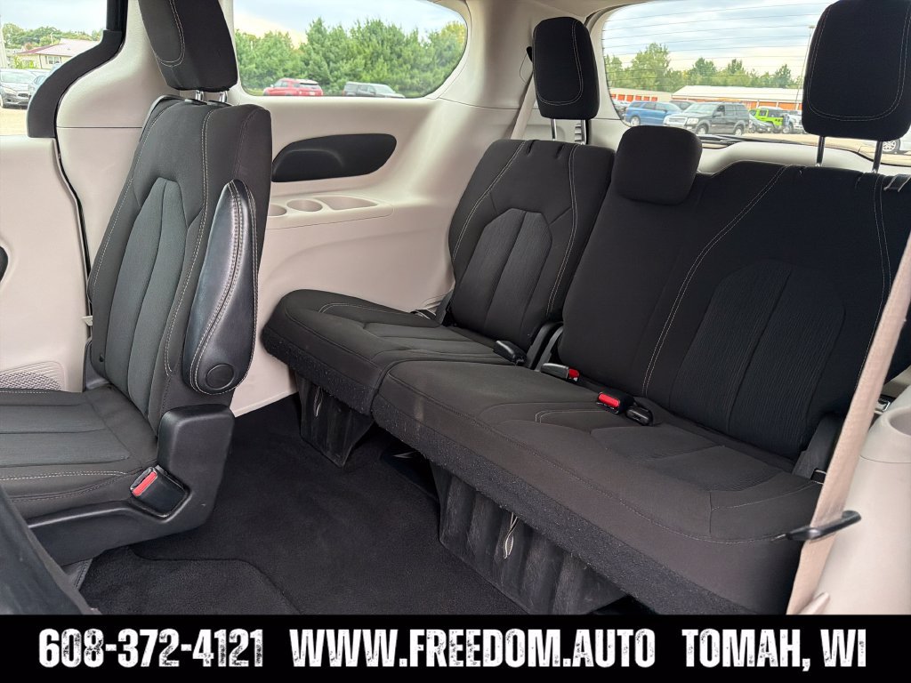 Used 2023 Chrysler Voyager LX FWD image 28