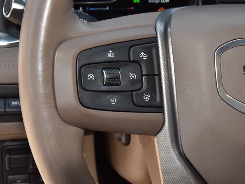 Used 2024 GMC Yukon XL Denali w/ Advanced Technology Package AWD/4WD image 25