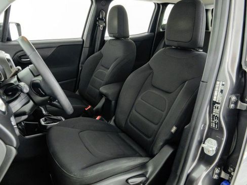 Used 2019 Jeep Renegade Latitude image 27