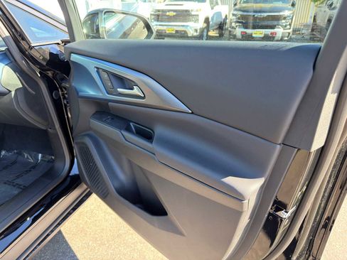 New 2026 Chevrolet Equinox EV LT image 11