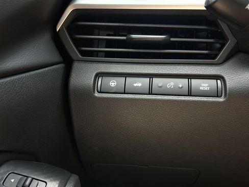 Used 2025 Nissan Altima 2.5 SV w/ SV Premium Package FWD image 27