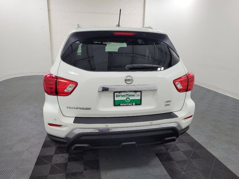 Used 2017 Nissan Pathfinder SV AWD/4WD image 6