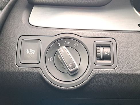 Used 2009 Volkswagen CC VR6 Sport image 25