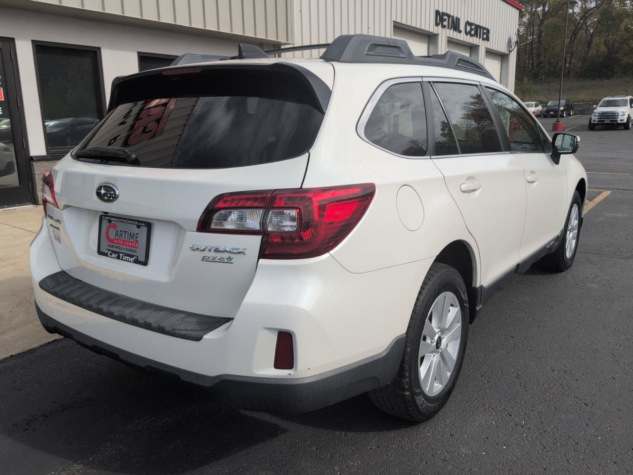 Used 2016 Subaru Outback 2.5i Premium AWD/4WD image 8