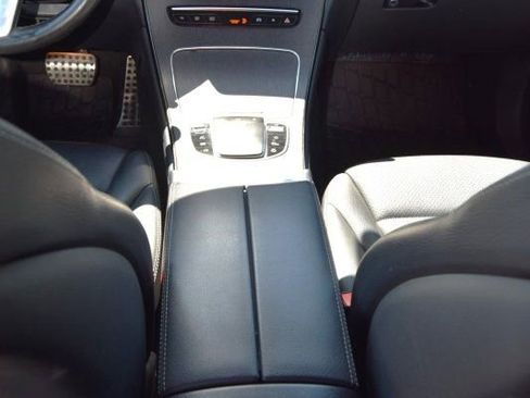 Used 2021 Mercedes-Benz GLC 300 4MATIC w/ AMG Line image 33