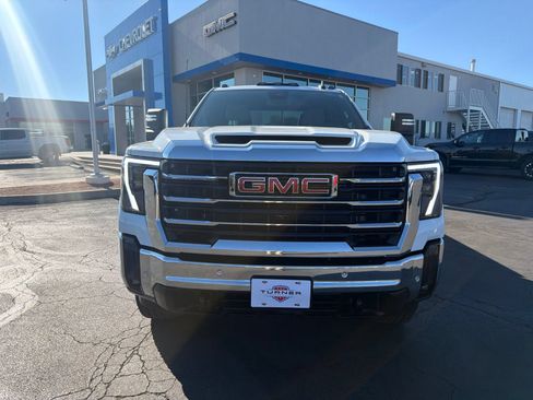 Used 2025 GMC Sierra 2500 SLE w/ SLE Value Package; AWD/4WD image 3