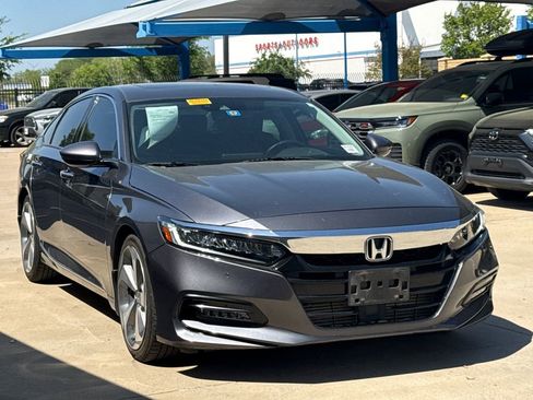 Used 2019 Honda Accord Touring image 4