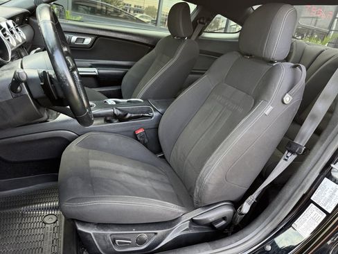 Used 2019 Ford Mustang GT RWD image 14