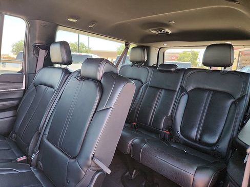 Used 2023 Jeep Wagoneer L Series III RWD image 6