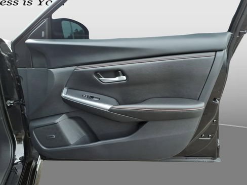 Certified 2025 Nissan Sentra SR w/ SR Premium Package FWD image 31