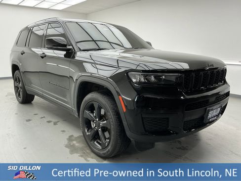 Used 2021 Jeep Grand Cherokee L Laredo image 3