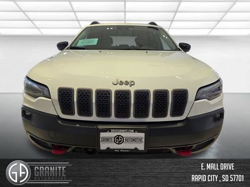 Used 2022 Jeep Cherokee Trailhawk w/ Trailer Tow Group AWD/4WD image 9