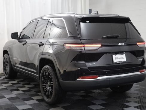 Used 2023 Jeep Grand Cherokee Laredo w/ Luxury Tech Group I AWD/4WD image 14