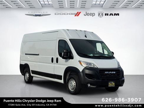 Used 2024 RAM ProMaster 2500 w/ Convenience Group FWD image 1