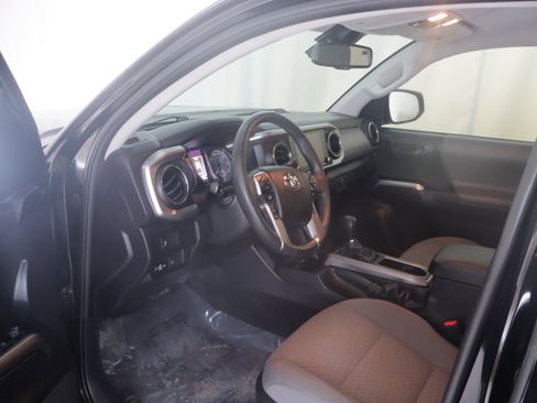 Certified 2021 Toyota Tacoma SR5 image 25