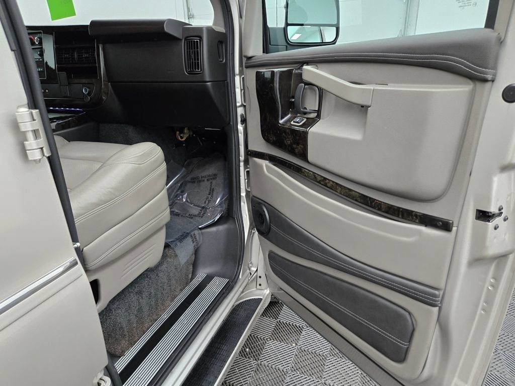 Used 2023 Chevrolet Express 2500 Extended RWD image 39