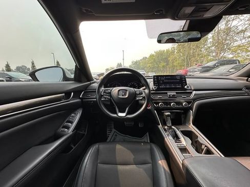 Used 2018 Honda Accord Sport image 15