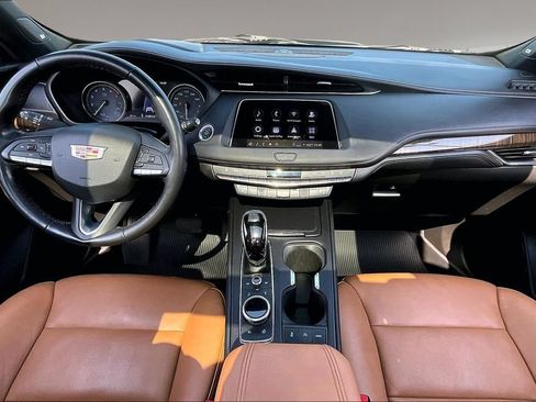 Used 2023 Cadillac XT4 Premium Luxury w/ Technology Package FWD image 15