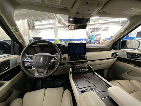 Used 2020 Lincoln Navigator L Reserve w/ Luxury Package AWD/4WD image 29