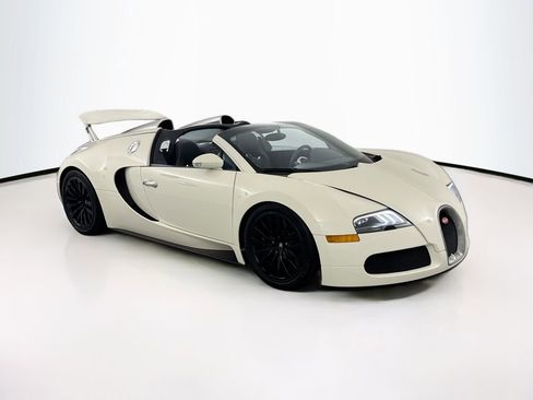 Used 2011 Bugatti Veyron AWD/4WD image 3