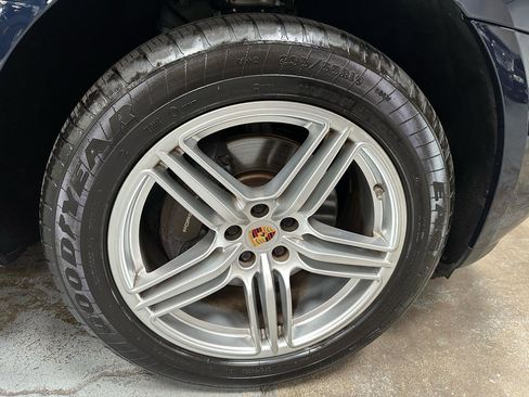 Used 2020 Porsche Macan image 23