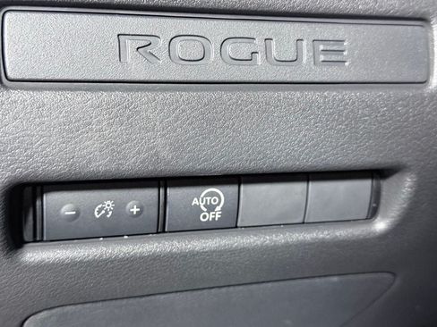 Used 2023 Nissan Rogue S AWD/4WD image 15