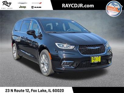 New 2026 Chrysler Pacifica Select