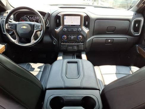 Used 2020 Chevrolet Silverado 1500 High Country w/ Technology Package AWD/4WD image 12