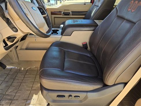 Used 2015 Ford F250 King Ranch w/ King Ranch w/Chrome Package image 18