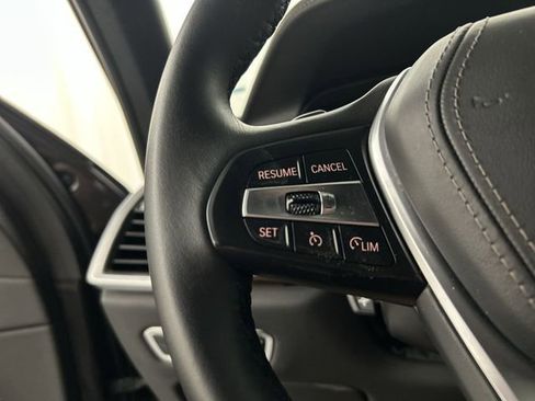 Used 2023 BMW X5 xDrive40i w/ Premium Package AWD/4WD image 11