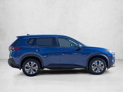 Used 2022 Nissan Rogue SV w/ SV Premium Package image 4