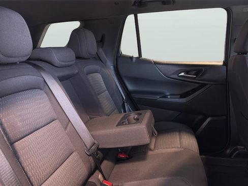 Used 2025 Chevrolet Equinox LT FWD image 15