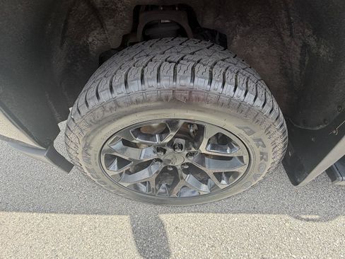 Used 2019 Chevrolet Silverado 1500 LT w/ All Star Edition AWD/4WD image 18