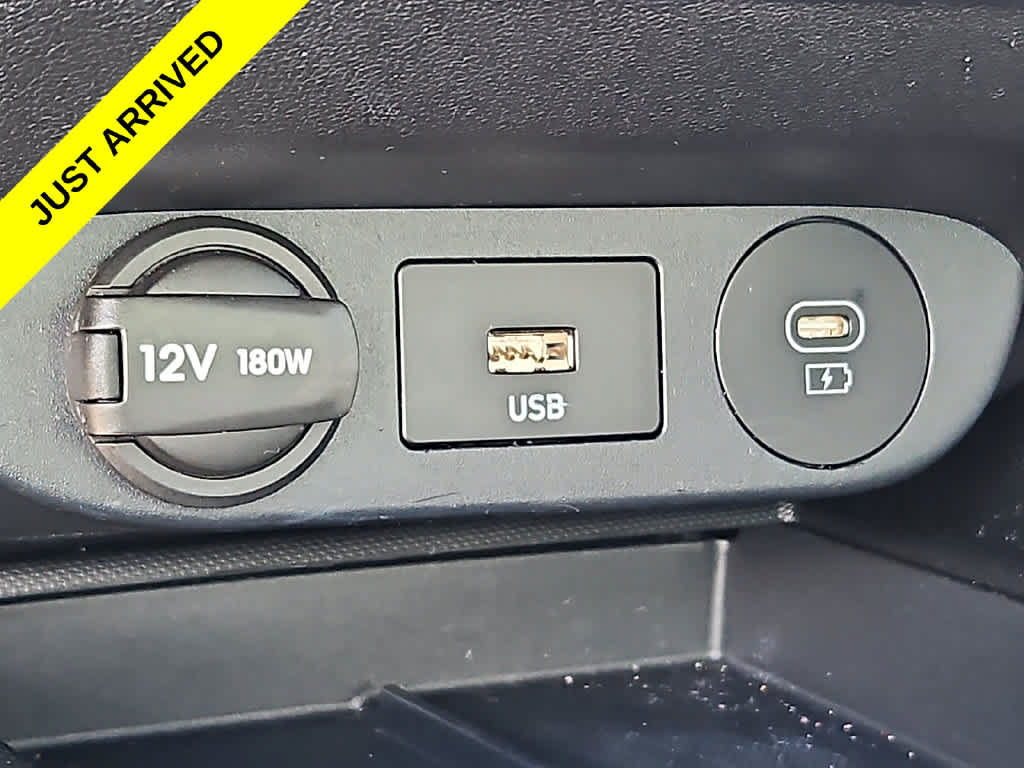 Used 2025 Hyundai Elantra Limited FWD image 26