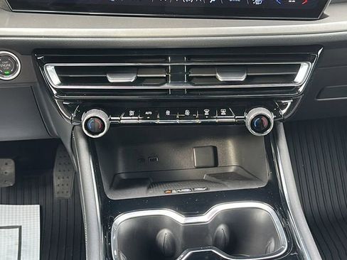 New 2026 Chevrolet Traverse LT w/ Sun and Wheel Package image 21