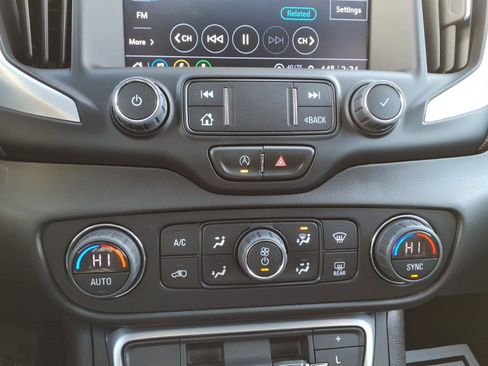 Used 2022 GMC Terrain SLT image 22