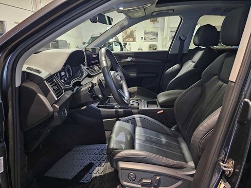 Used 2022 Audi Q5 e Premium Plus w/ Premium Plus Package image 23