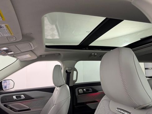 Used 2025 Ford Explorer Platinum w/ Ultimate Package image 24