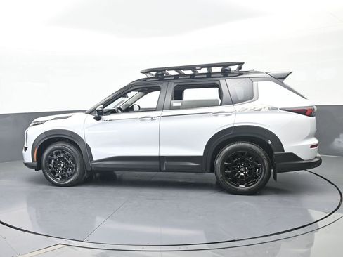 New 2026 Mitsubishi Outlander Trail Edition image 3