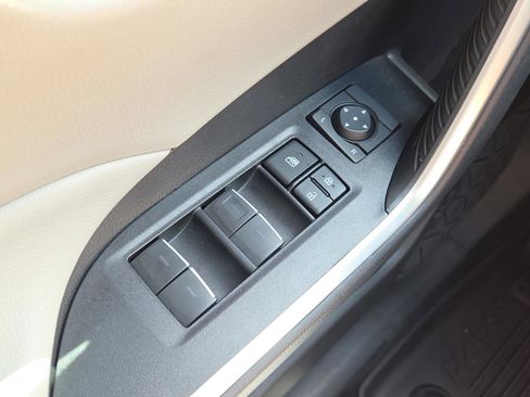 Certified 2025 Toyota RAV4 XLE w/ Convenience Package FWD image 19