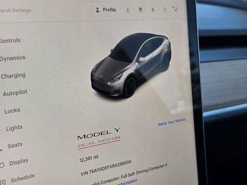 Used 2024 Tesla Model Y Performance image 38