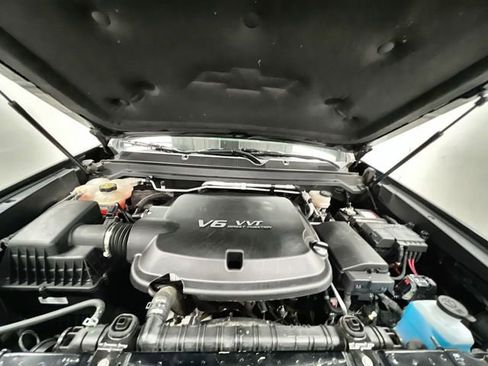 Certified 2022 Chevrolet Colorado LT w/ Luxury Package AWD/4WD image 28