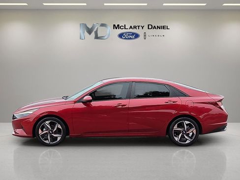 Used 2023 Hyundai Elantra SEL w/ Convenience Package FWD image 3