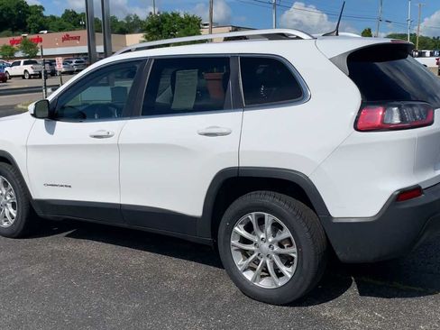 Used 2019 Jeep Cherokee Latitude w/ Popular Appearance Group FWD image 6