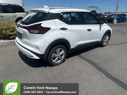 Used 2023 Nissan Kicks S FWD image 7
